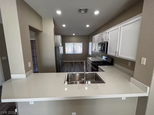 Foto del edificio - 8105 Guava Nectar Ave