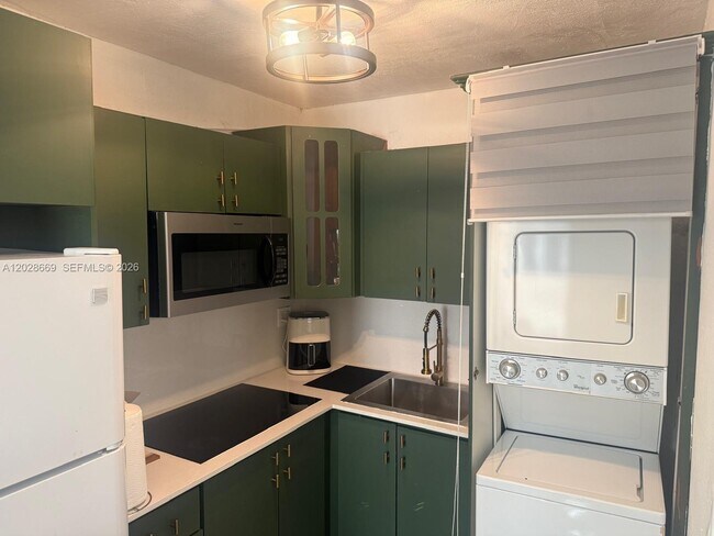 Foto del edificio - 7928 Harding Ave