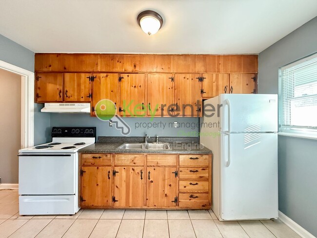 Foto del edificio - 221 Robert E Lee St