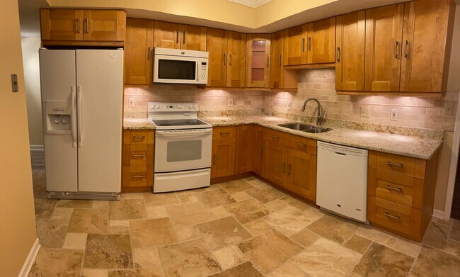 kitchen - 747 Houston Mill Rd NE
