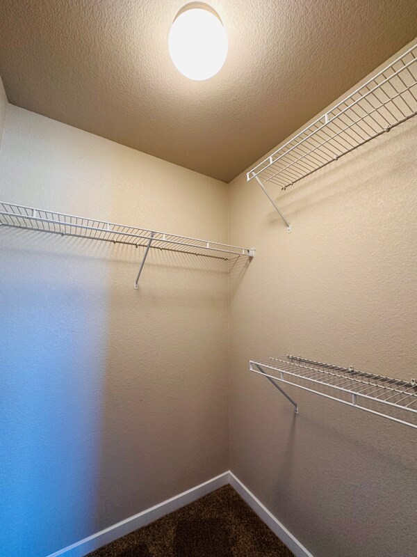 Foto del edificio - 2467 Dorset Dr