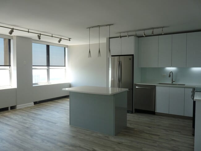 Building Photo - 655 W Irving Park Rd