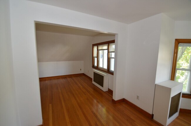 Building Photo - 47 Mt Vernon St