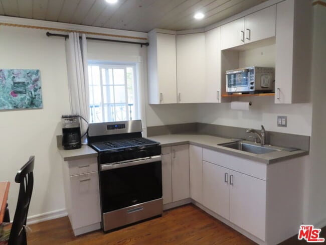 Foto del edificio - 4186 Lincoln Ave