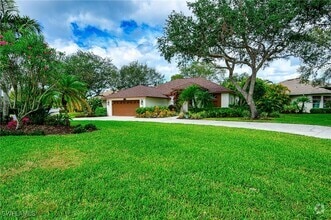 Building Photo - 7106 Lone Oak Blvd