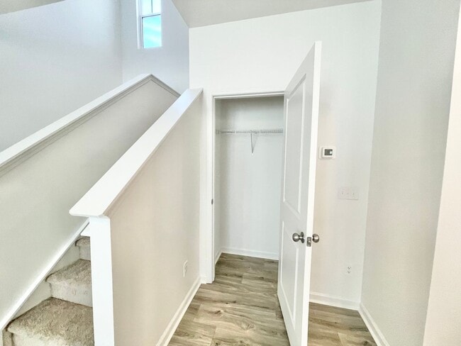 Building Photo - Beautiful 3BR, 2.5BA Home with Owner’s Suite & Designer Upgrades - Available 08/20