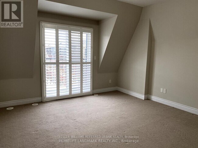 Building Photo - 275 Royalton Common