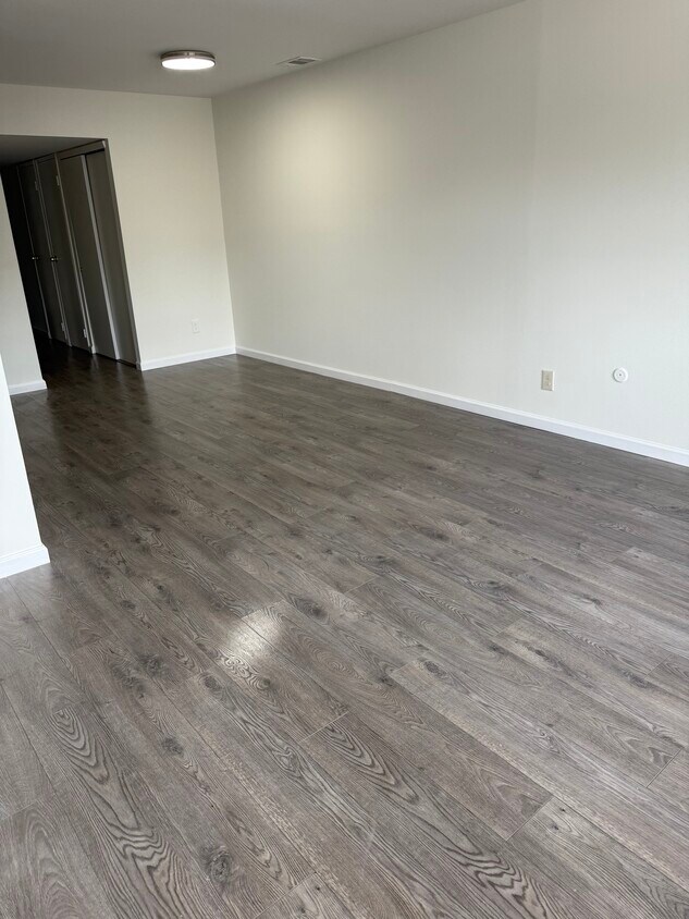 Foto principal - 2125 Benson St