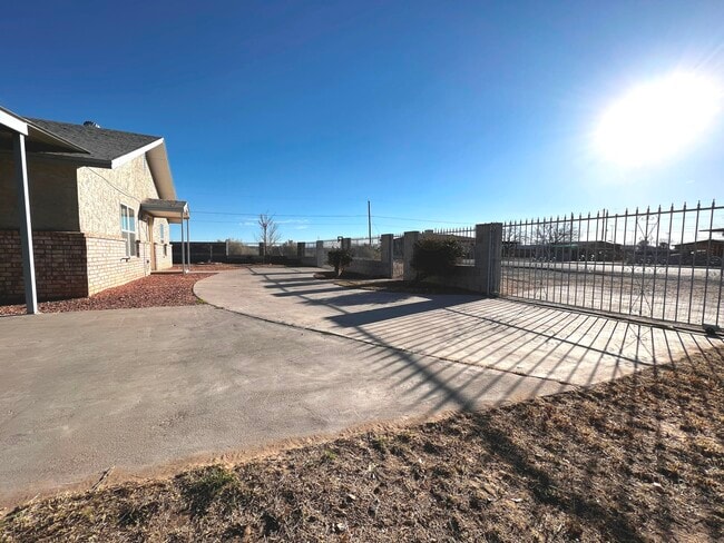 Building Photo - 10183 Dijon Pl