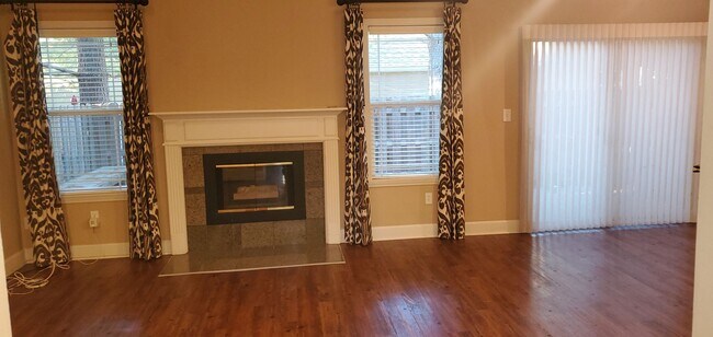Building Photo - 3 bd, 2.5 ba home in SW Columbia near Nifo...