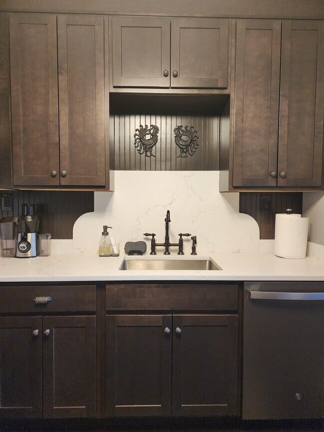 KITCHEN SINK - 432 E Main St