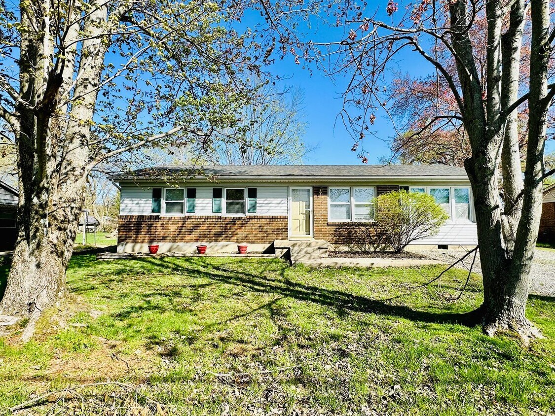 Primary Photo - Updated 4BR/2BA ranch in LaGrange now avai...