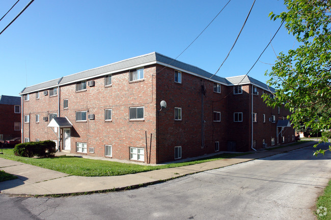 Building Exterior - 1238 W Washington St