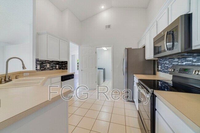 Foto del edificio - 491 Goldenmoss Loop