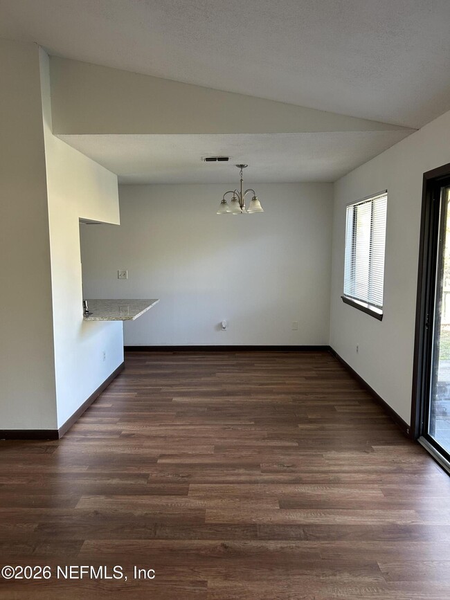 Building Photo - 4655 Trevi Dr