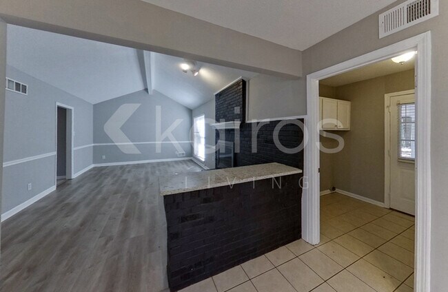 Foto del edificio - 2785 Clearbrook St