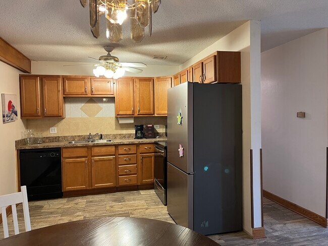 Foto del edificio - 8480 W 103rd Terrace