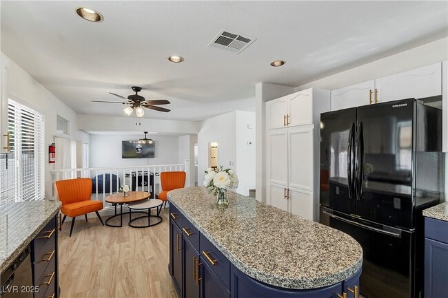 Building Photo - 9156 Sapphire Point Ave