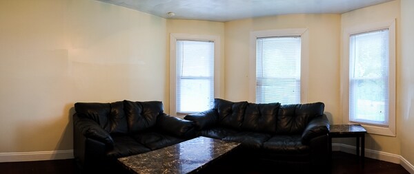 Foto principal - 109 Westcott St