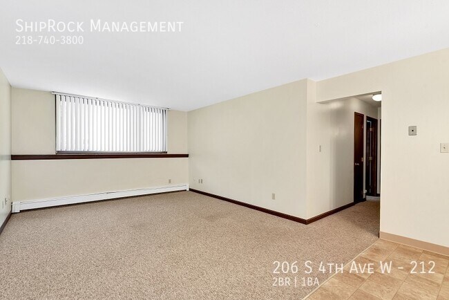 Building Photo - 206 S 4th Ave W