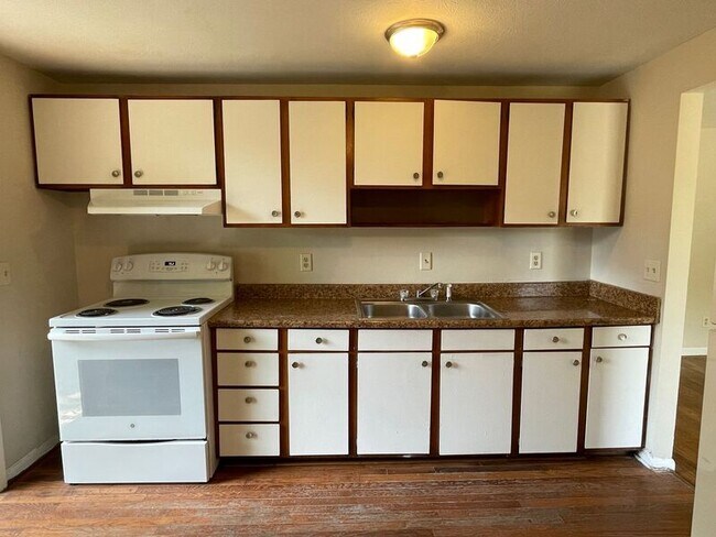 Foto del edificio - 1411 Alpine Dr