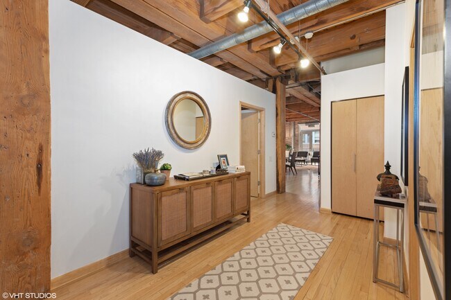 Foto del edificio - 375 W Erie St