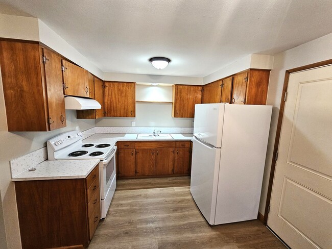 Foto del edificio - Renovated 2 Bedroom, 1 Bath Apt in Inner M...