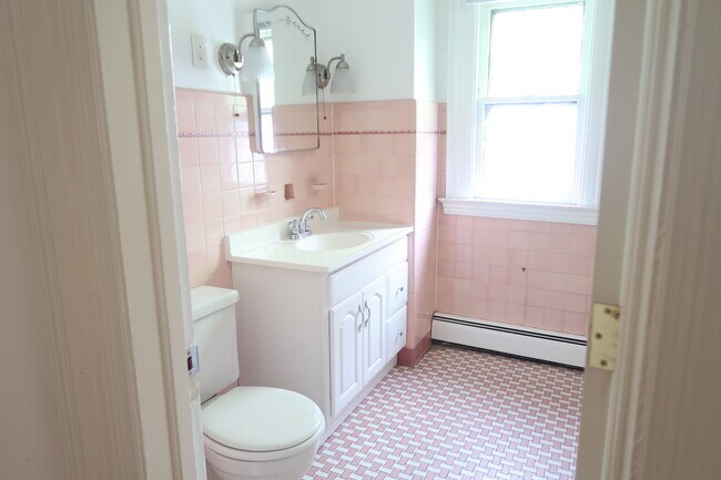 bathroom - 20 Avondale Park