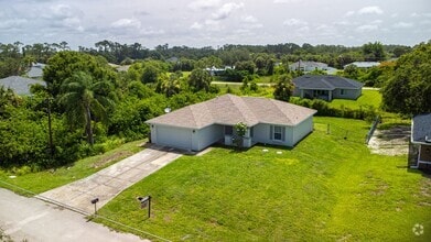 Building Photo - 6012 Thrush Ave