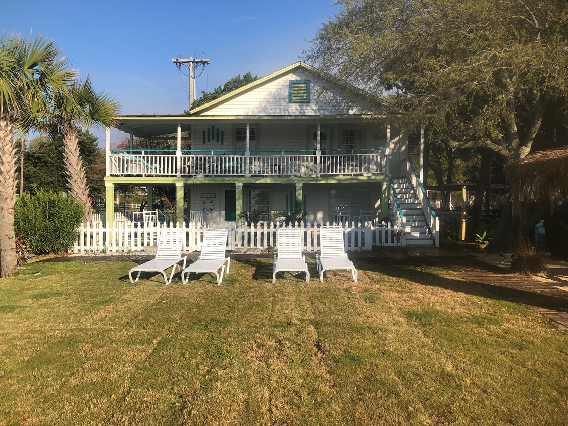 First Floor Beach Cottage - 201 N Ocean Blvd