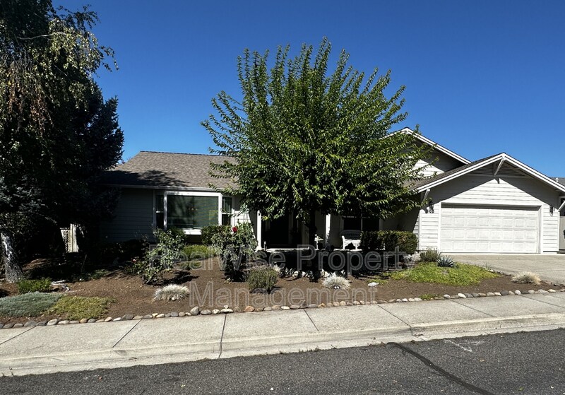 Primary Photo - 305 Meadow View Dr