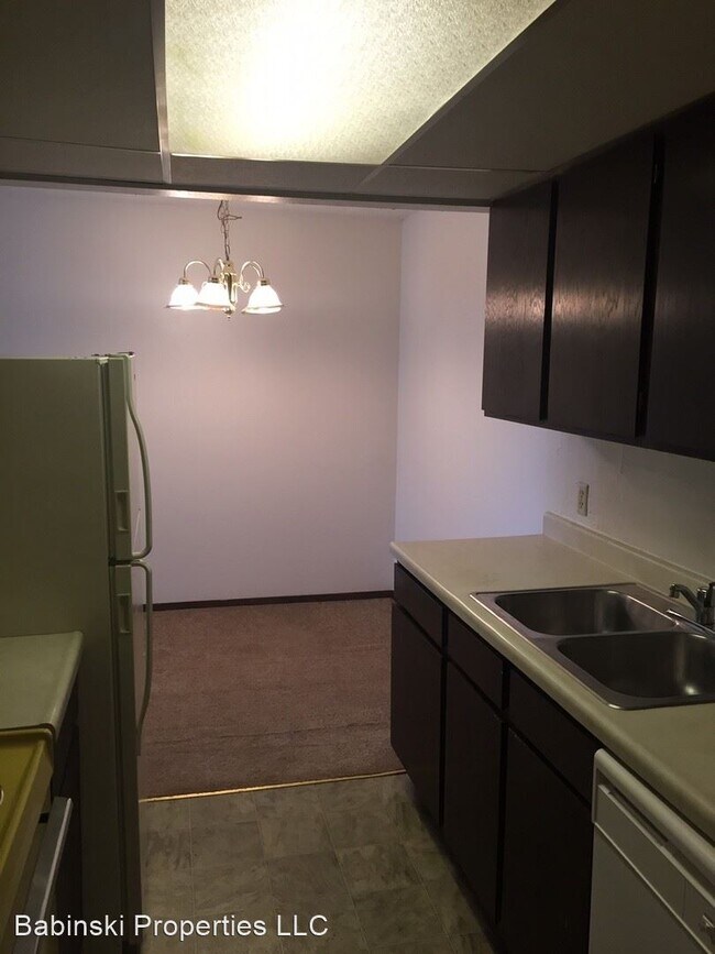 Building Photo - 1 br, 1 bath Apartment - 300 N Kiwanis Ave