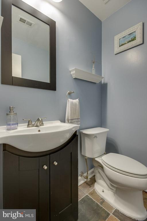 38 Carriage House Cir, Alexandria, VA 22304 Townhouse for Rent in