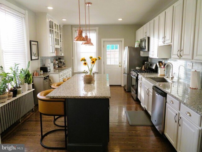 Foto del edificio - 5206 Ridge Ave