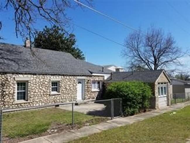 Foto del edificio - 325 W Shawnee St