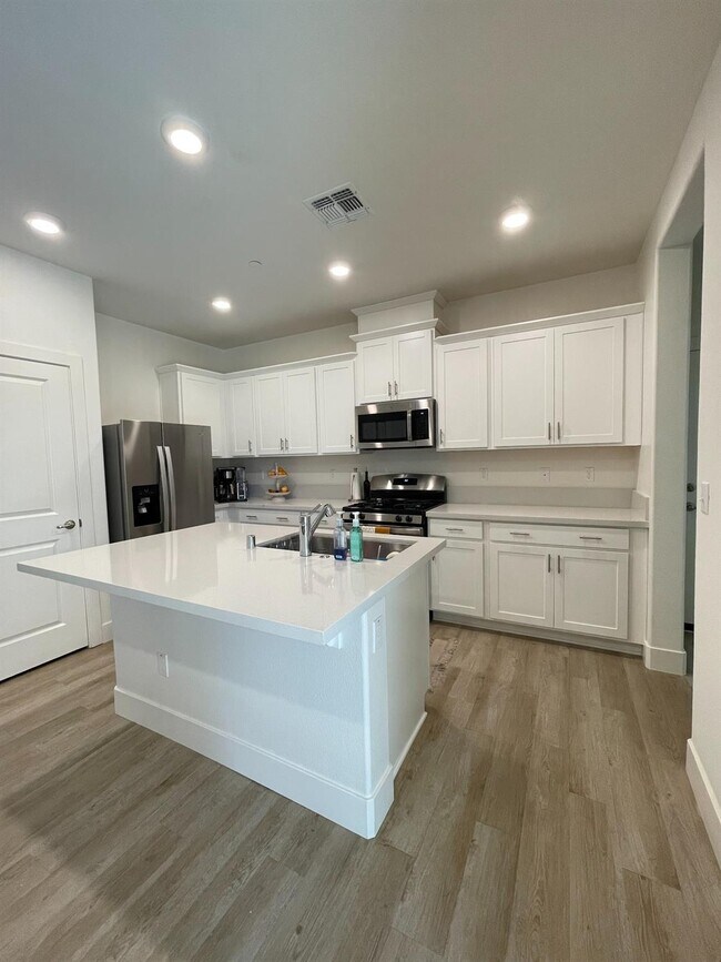 Foto del edificio - 928 Moody Slough Rd