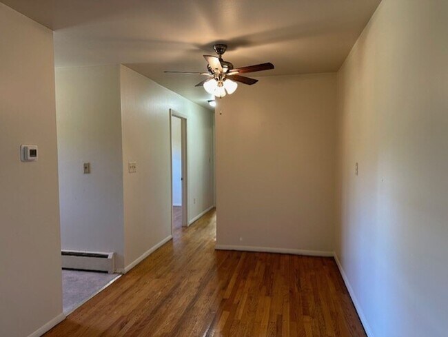 Foto del edificio - 2nd Floor 2 Bedroom 1 Bathroom Apartment F...