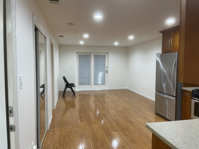 Building Photo - 671 Hickey Blvd