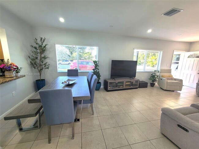 Foto del edificio - 8839 SW 28th St