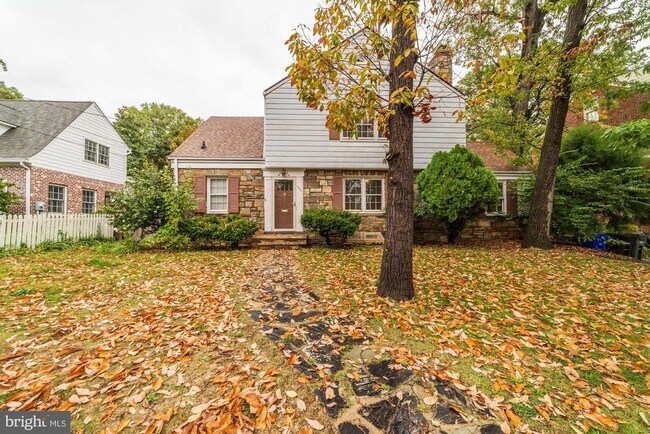 Foto del edificio - 1239 S Oakcrest Rd