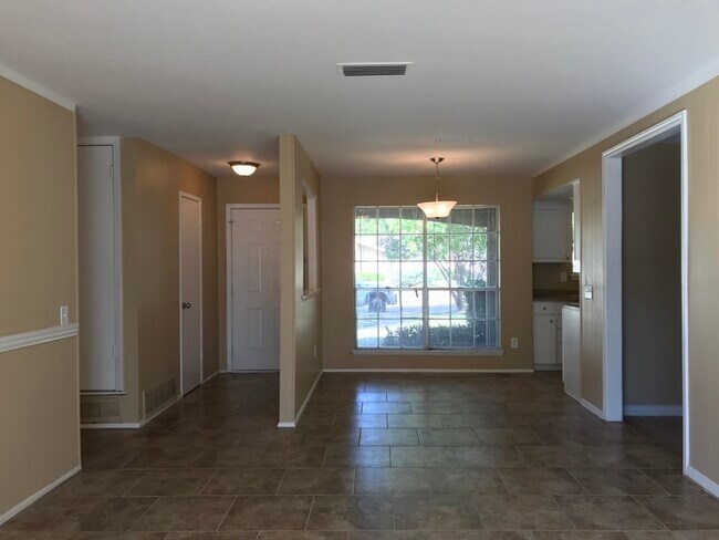 Foto del edificio - 2928 Abston Dr