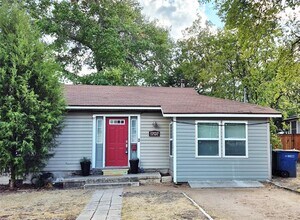 Building Photo - 1707 Palo Duro Rd