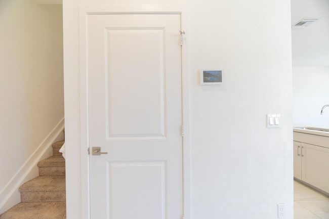 Building Photo - 8618 Via Mar Via