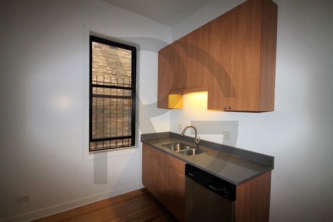 Foto del edificio - 2134 W Concord Pl