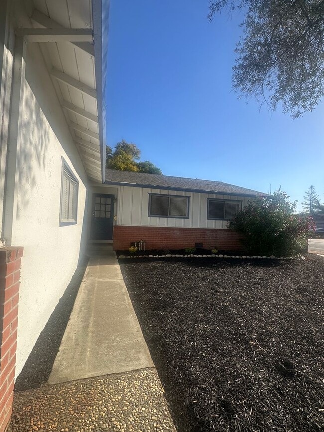 Building Photo - 6424 Vegas Dr