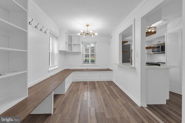 Foto del edificio - 1301 E Abingdon Dr