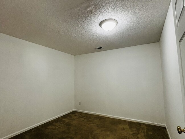 Foto del edificio - 1 Blackberry Ln