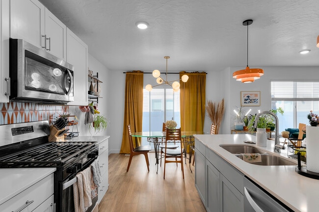 dining nook - 678 W 1870 S