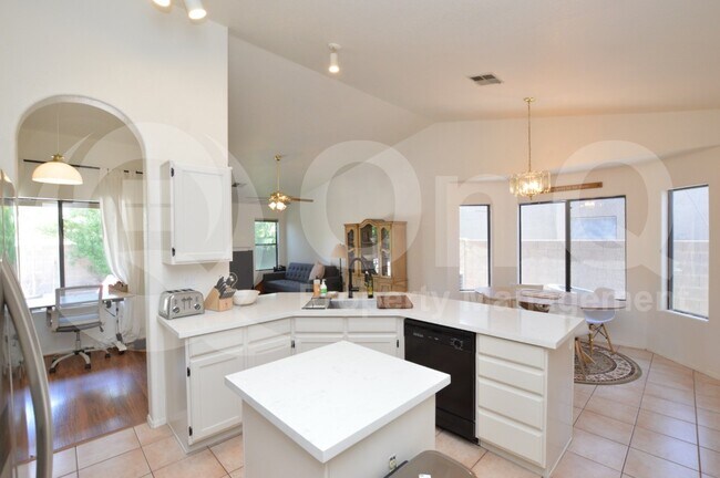 Foto del edificio - 6609 N 85th Dr