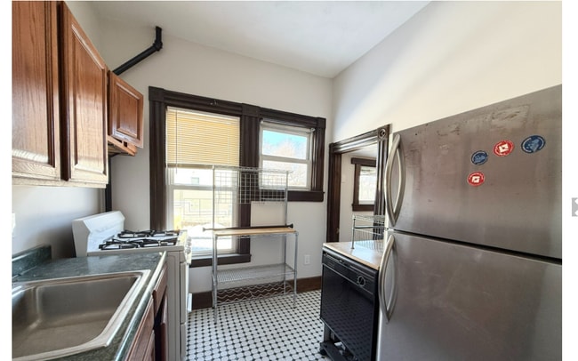 Building Photo - 112 Allston St
